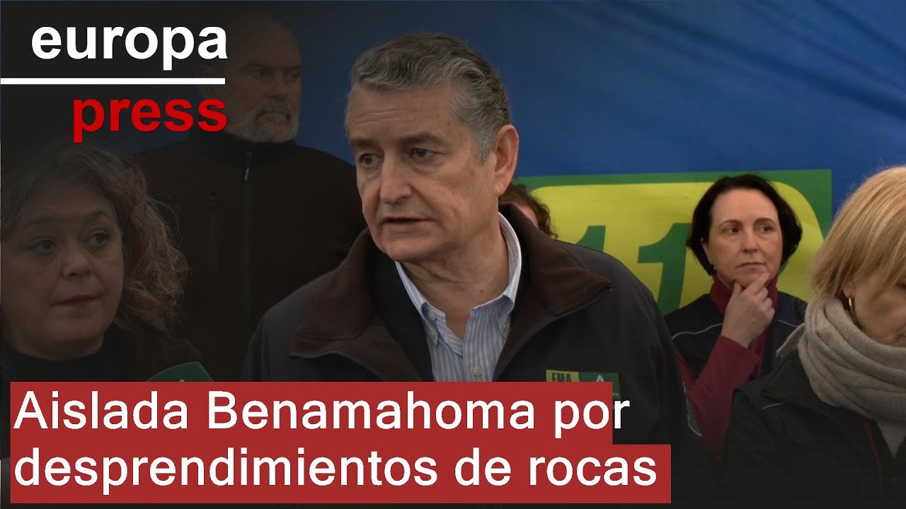 Un desprendimiento de rocas deja a la población de Benamahoma incomunicada por carretera