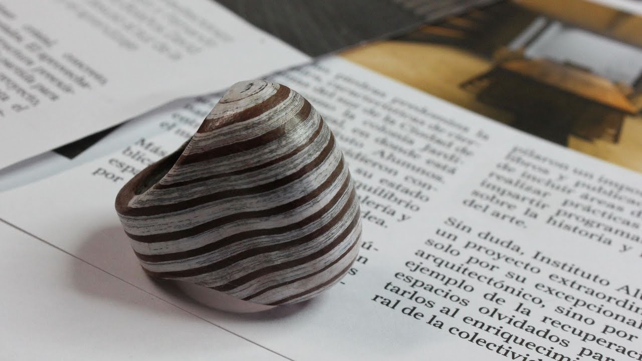 Joyería de Papel: Anillo hecho con Revistas y esculpido con DREMEL