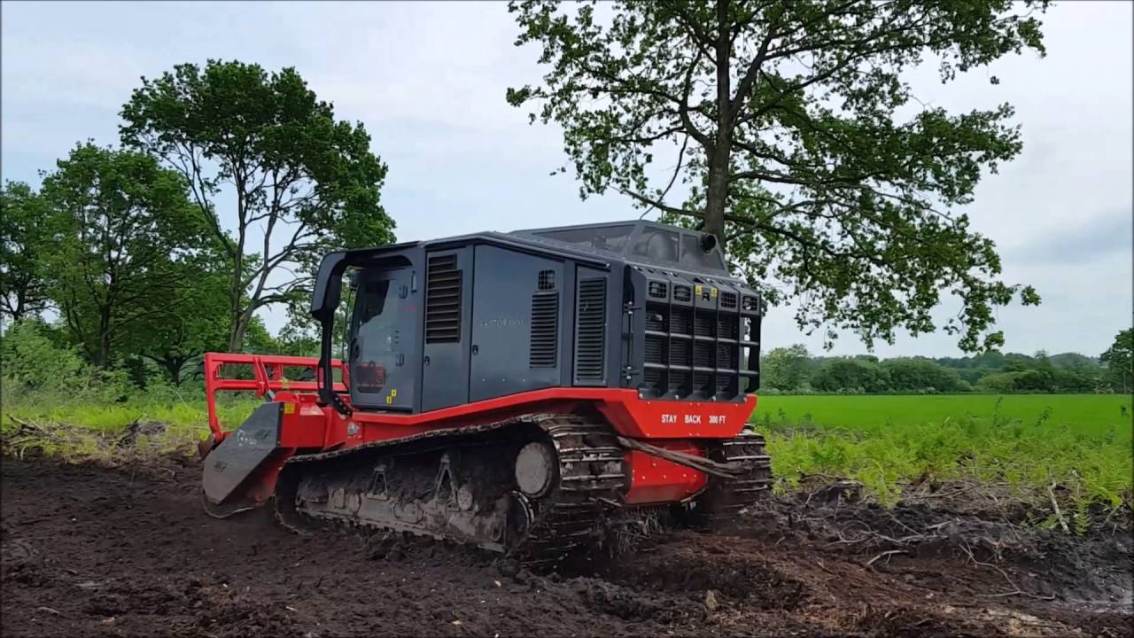 Grenknuser Raptor 800 er her på arbejde i bøge-og ege-stubbe
