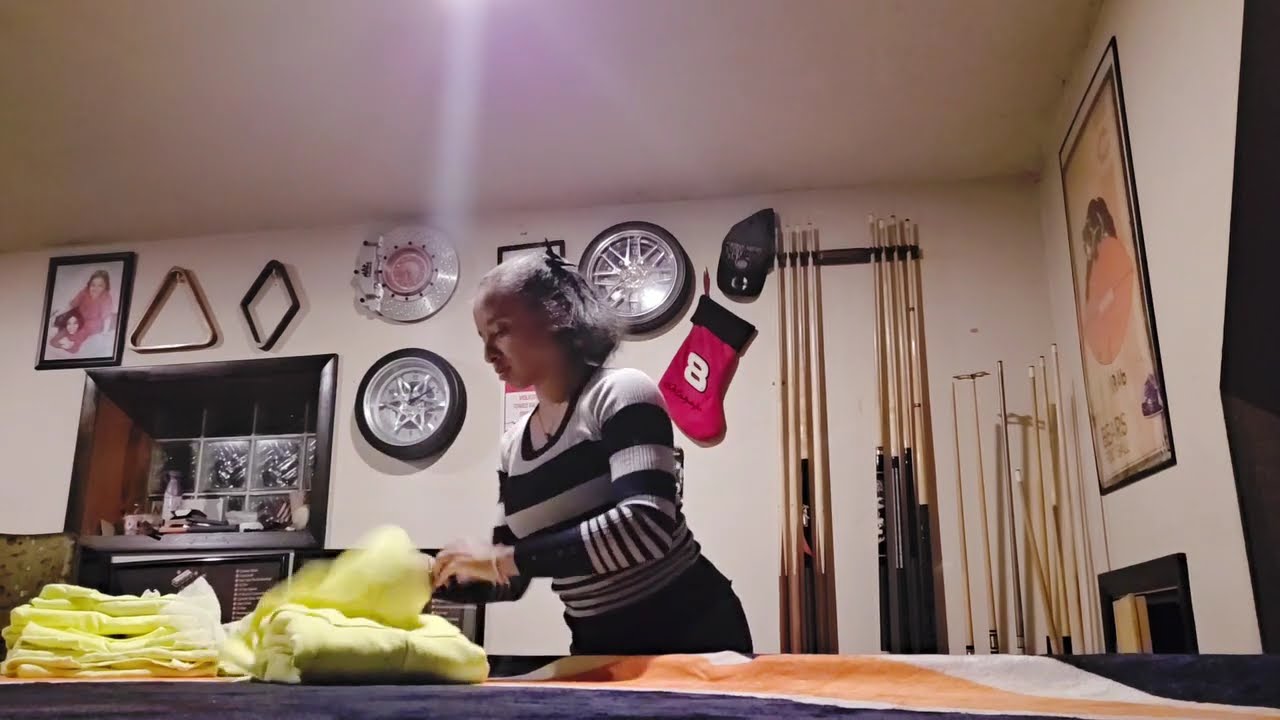 Fold with me (Laundry Edition)