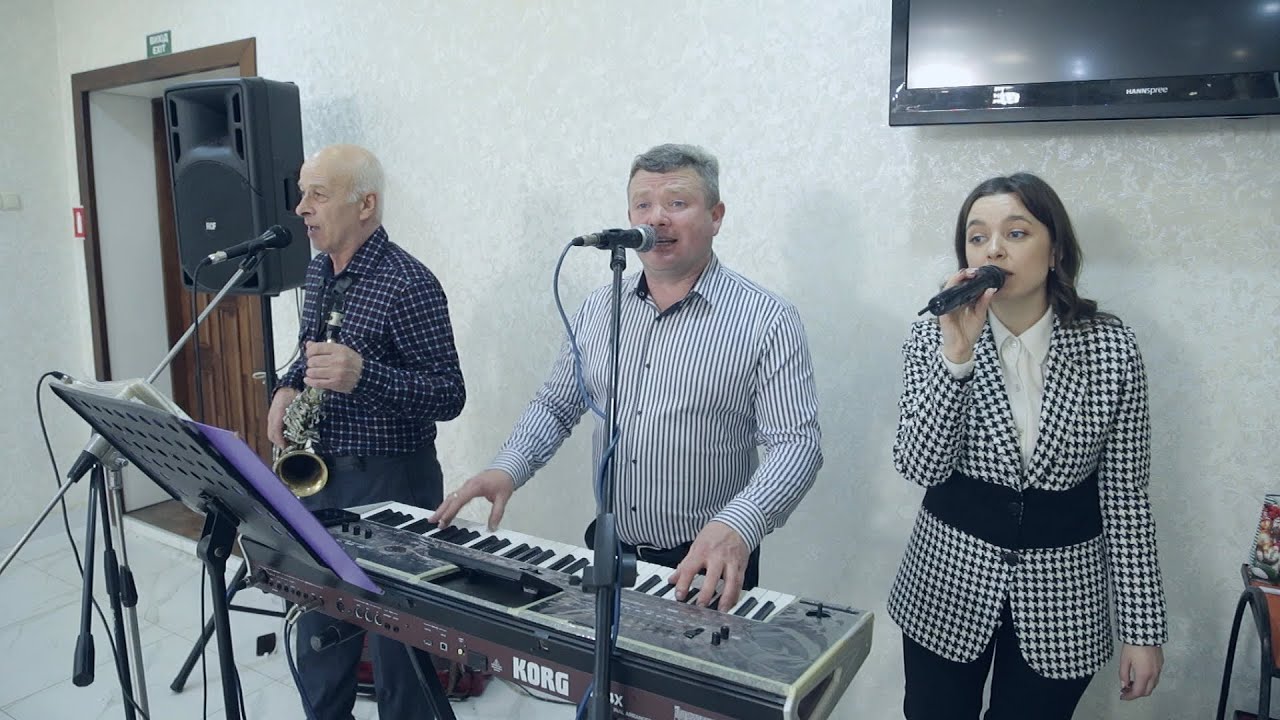 Музиканти ресторану Cтрипа