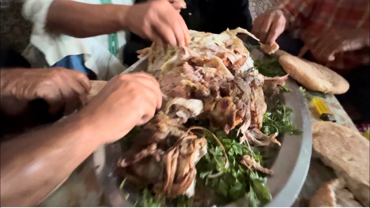 الجزء الأول من اجل غنم 🐑 الدمانية ولحمها 🥩الشهي من ضيعة خالد ولد الحاج حسين الرحامنة جماعة جعافرة🇲🇦