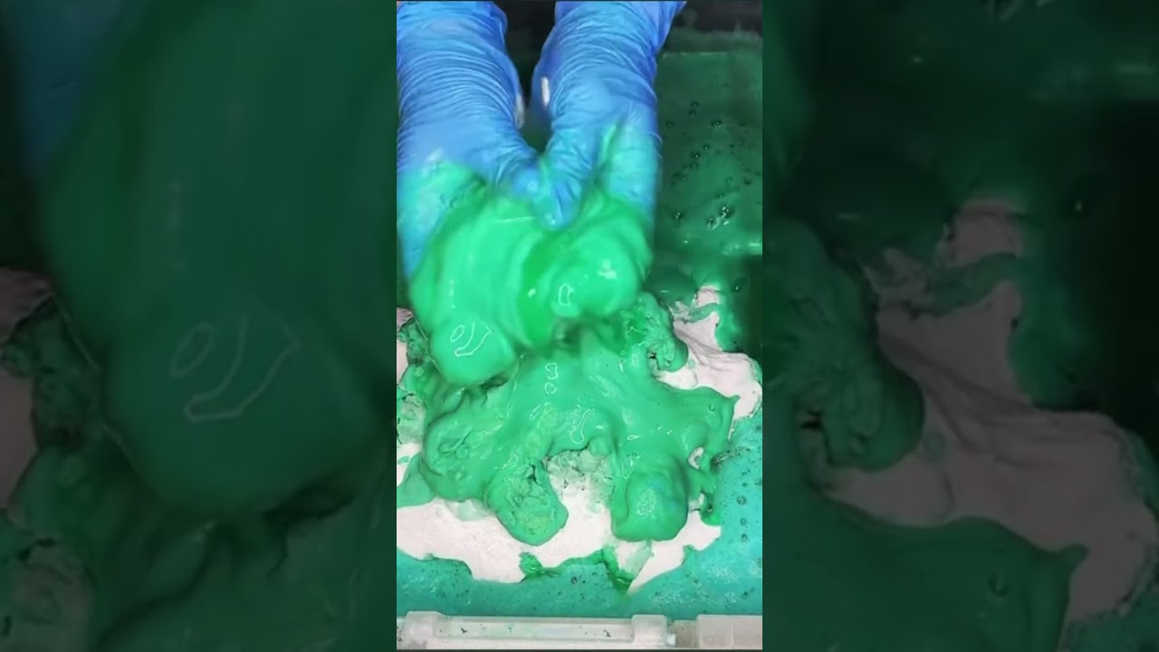 Amazing Baking Soda Powder Bombs and paste mixing 