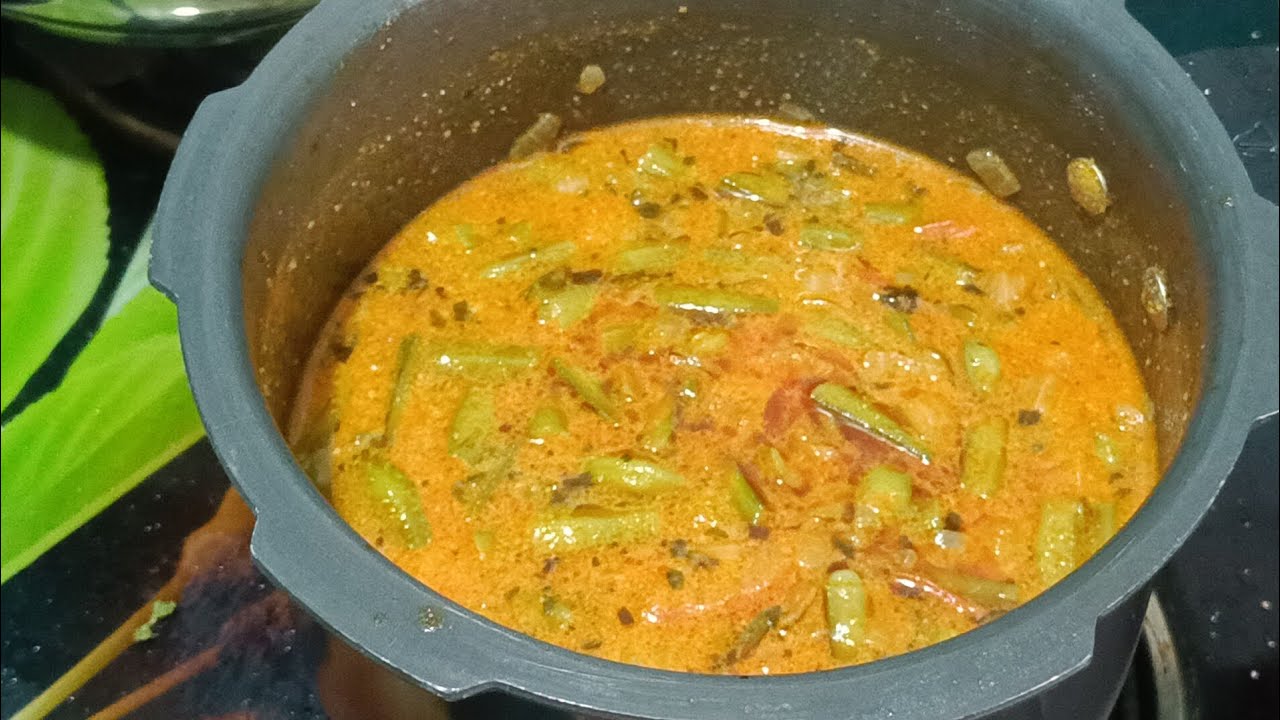 Gawar ki phalli ka salan 🫕||try this recipe once 👌 yummy and tasty recipe 🤤#viralvideo #NRA Recipes 
