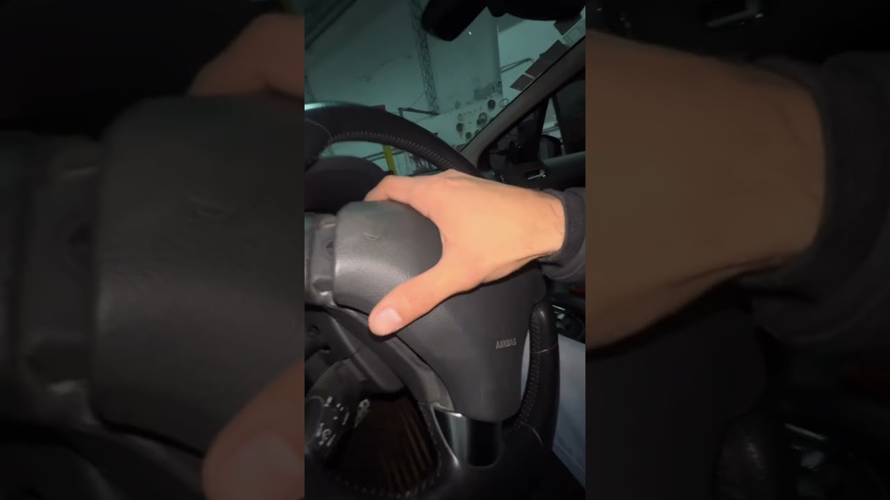 Peugeot 408, testigo de Airbag en pantalla