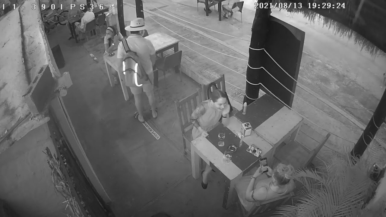 BP024- Brazen Pickpocket Failed at Restaurant. Should Steal the Whole Bag.