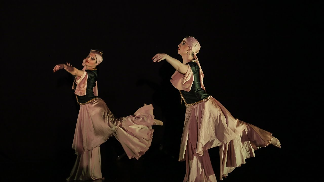 Lamma Bada Yatathanna - Mowashahat - Daniele Zago e Lorena Martins