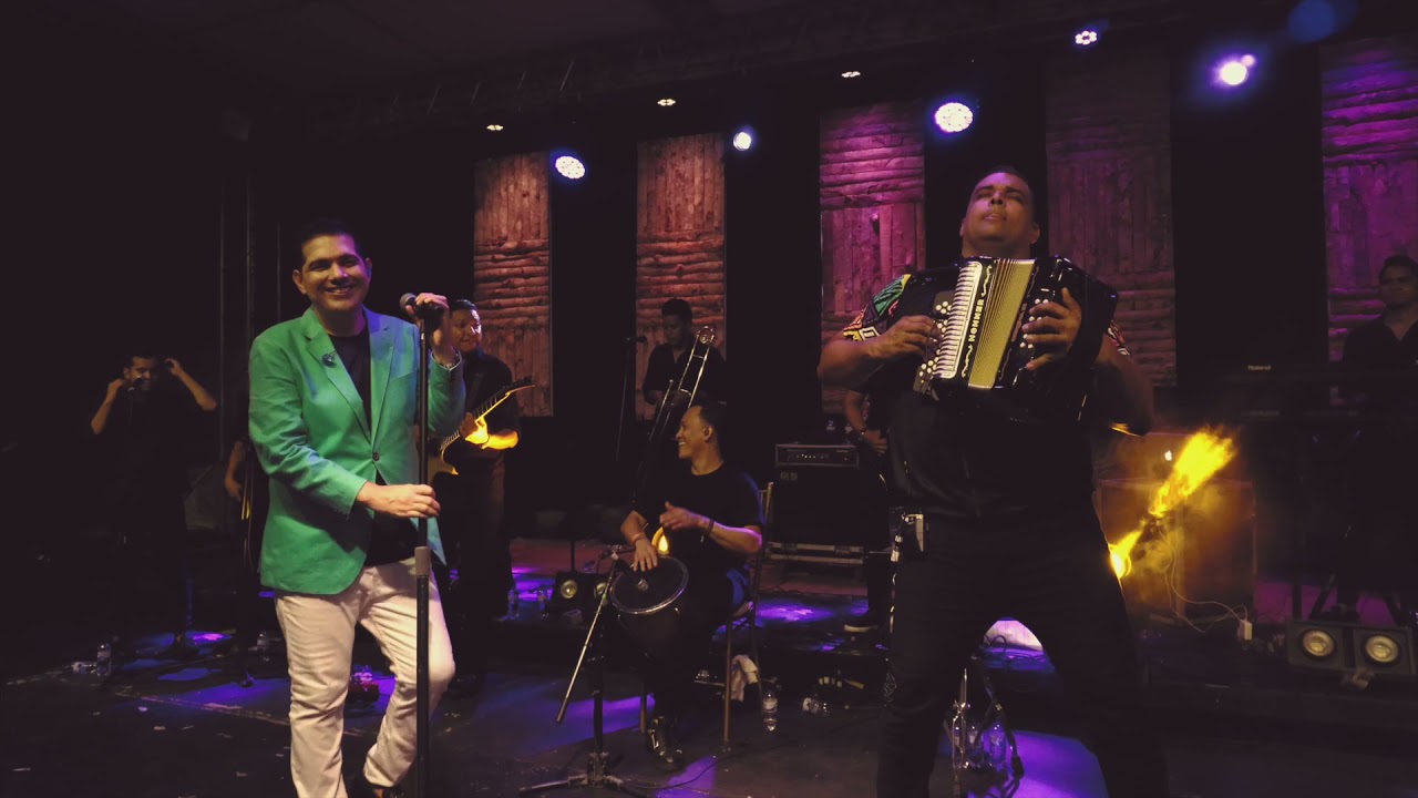 La Dueña De Mi Vida (En Vivo) Peter Manjarrés, Rolando Ochoa - El Caballero En Intimo Santa Marta
