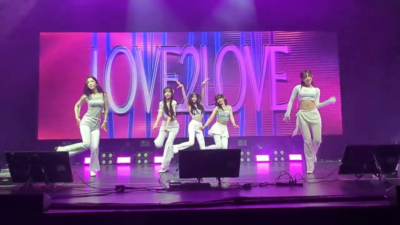 250922 4K tripleS(트리플에스) - Love2Love | Alpha Percent Tour | Vancouver