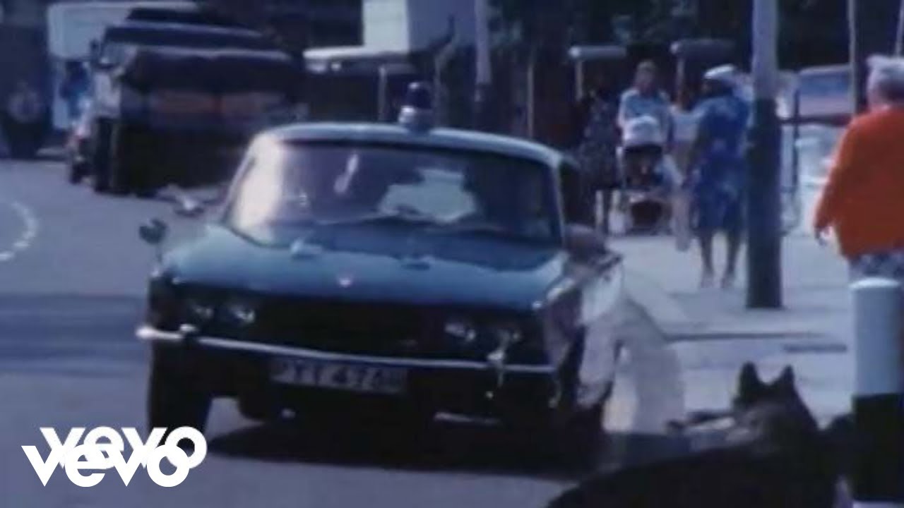 The Clash - (White Man) in Hammersmith Palais (Official Video)