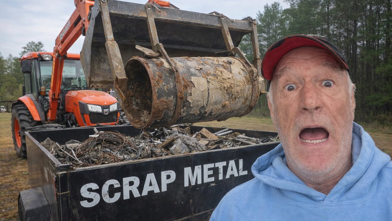 Загружаю свой прицеп для металлолома до отказа.