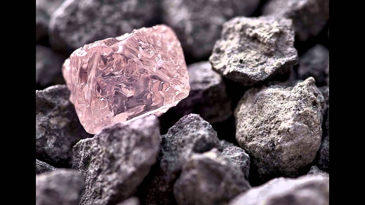 Diamante in forma bruta, Diamantes en forma rugosa, Diamonds in rough shape, 粗糙的钻石, 거친 모양의 다이아몬드