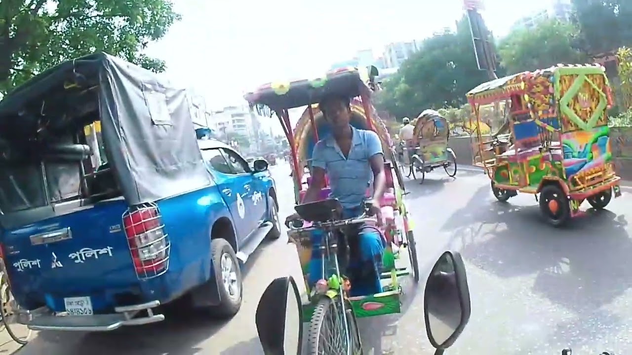 রাস্তায় সবার সচেতন হতে হবে  #funny #lifeisbutadream #automobile # moto, #news @HarshAutomobile