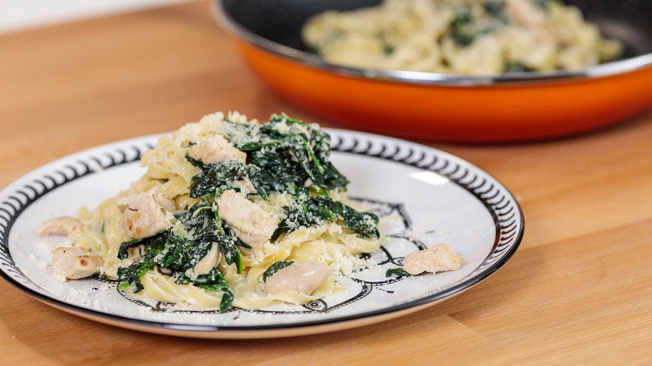 Csirkés-spenótos tagliatelle a Delimano Mediterraneo edényekben