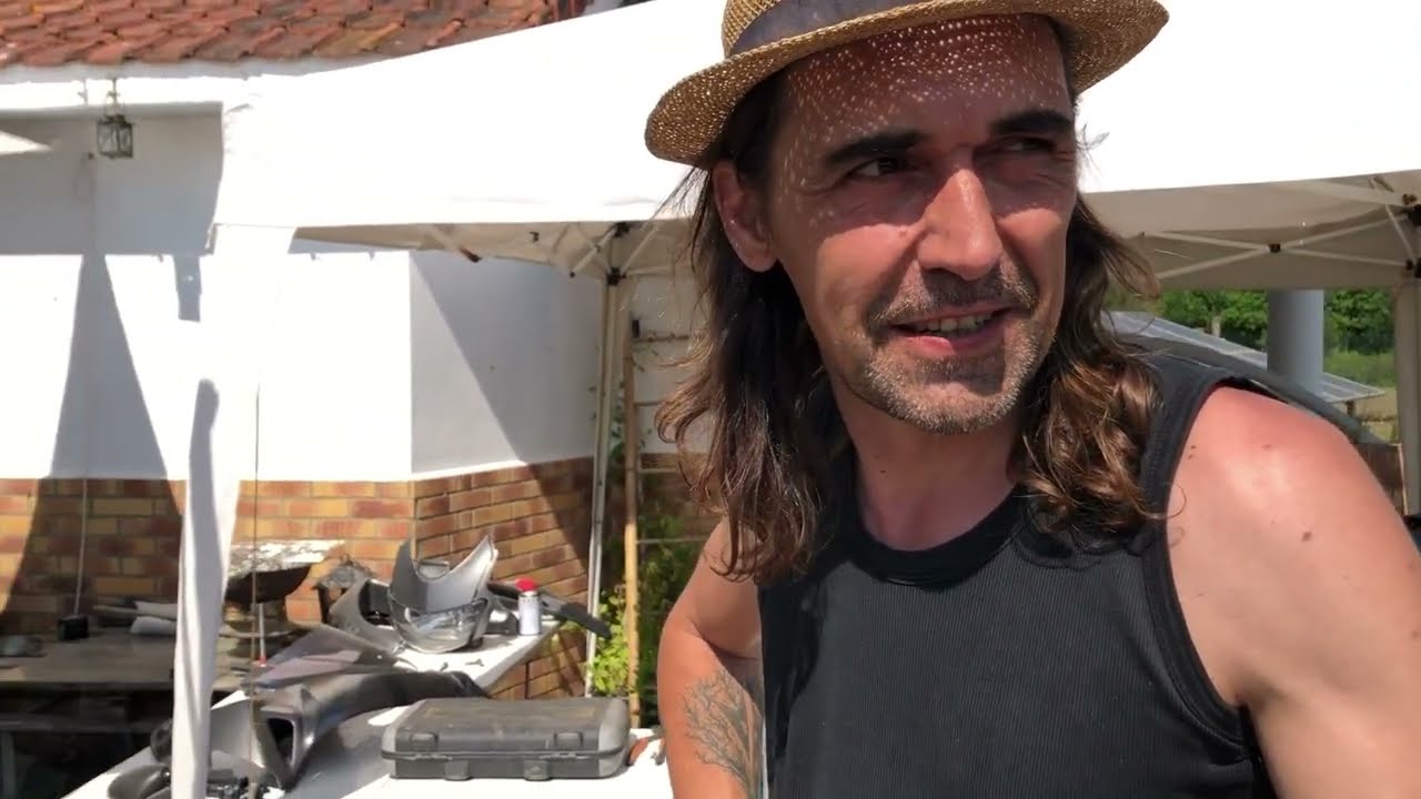 Tour du potager, avancée de la moto et visite de nos abeilles