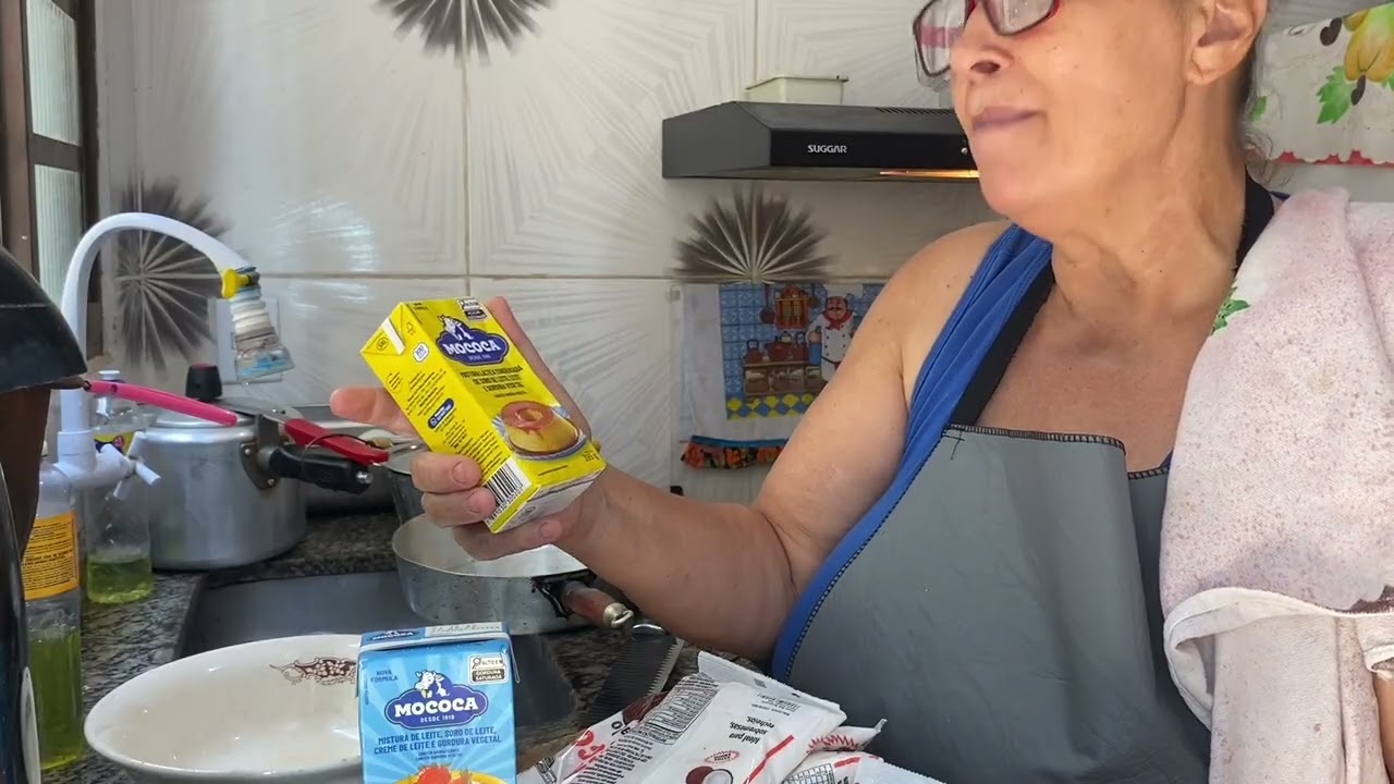 Fazendo doce maravilhoso de ￼côco