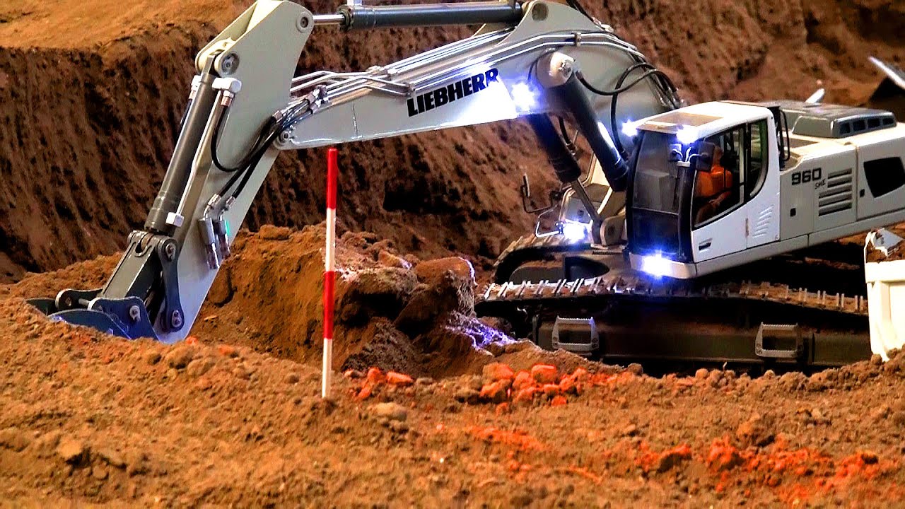 LIEBHERR 960 SME! RC EXCAVATOR! EARTH MOVING! STONEBREAKER-AREA! PREMACON! RC DIGGER!