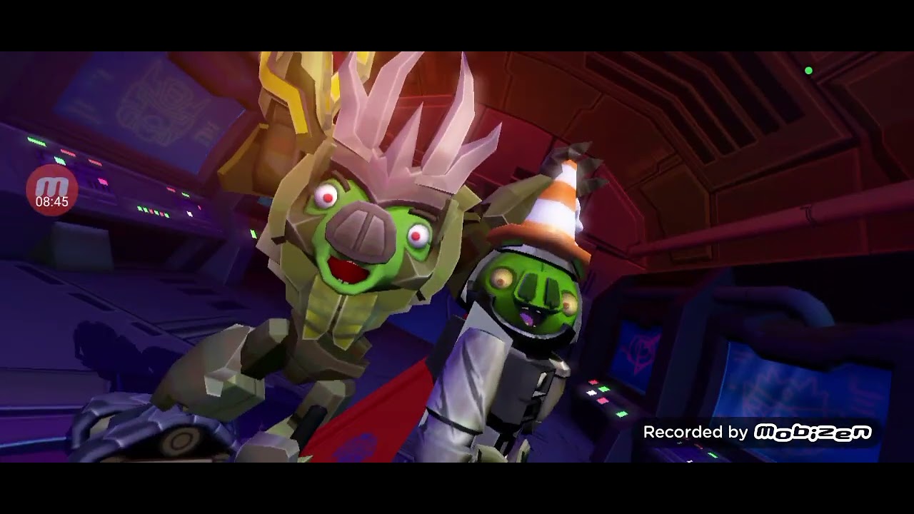 Эти свиньи никак не угомонятся в игре Angry Birds Transformers 