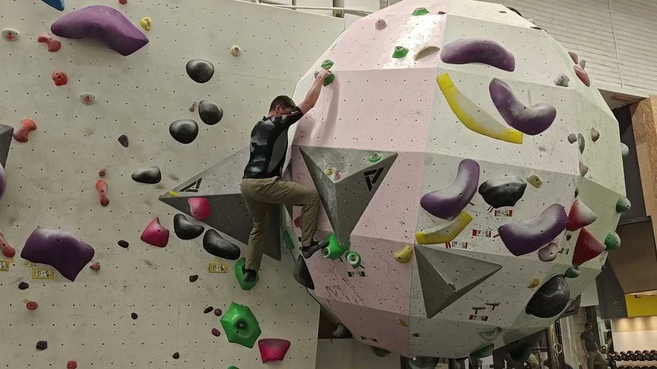 Bouldering 6b