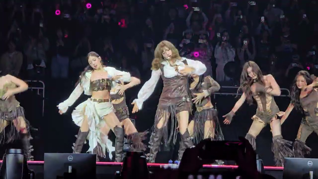 260109 4K TWICE (트와이스) Gone | THIS IS FOR World Tour | Vancouver