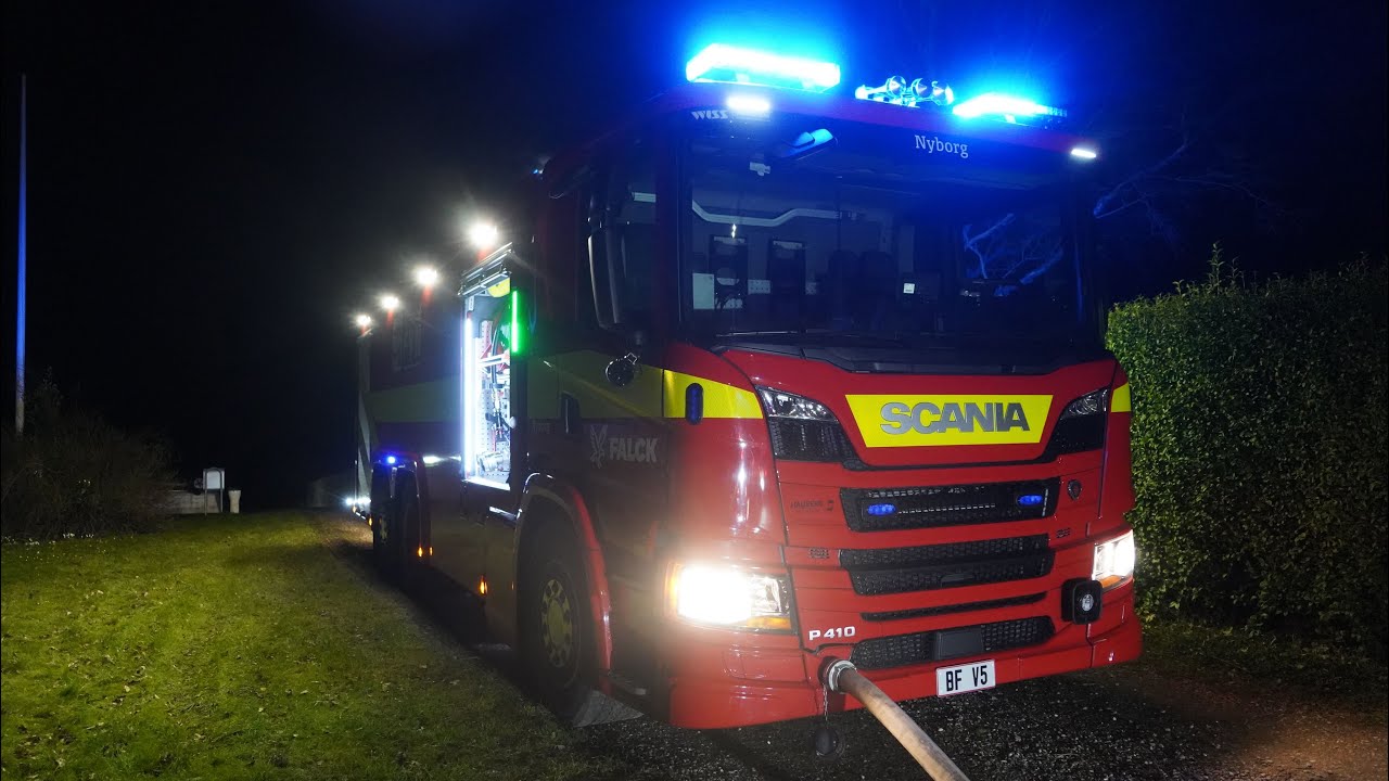 F&oslash;rste tur med Nyborgs nye Scania tankvogn - Ild i bil og garage - Scania P410