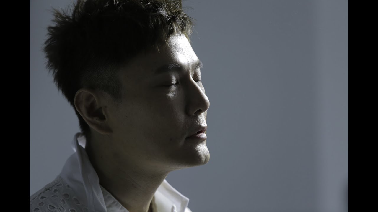 張信哲〈還愛還愛〉音樂錄影帶
