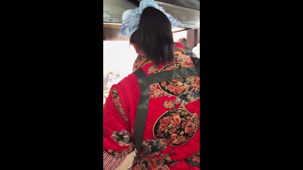 Magical Chinese street food 神奇的中国街头美食  不思議な中国の街グルメ