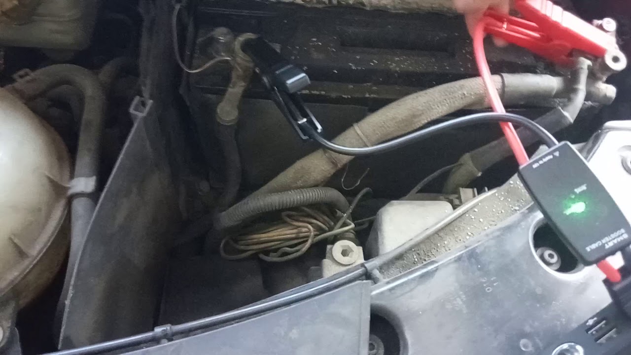 запуск двигателя автомобиля пусковым устройством Gys
