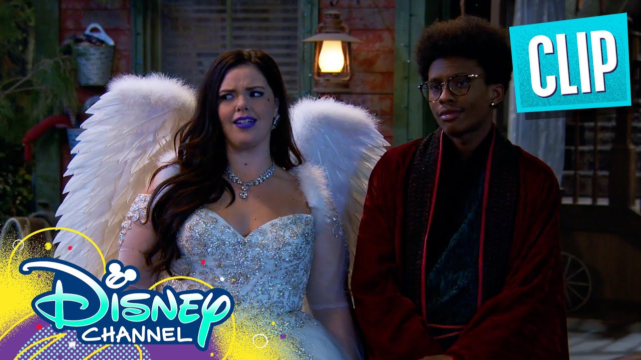Haunting Around the Christmas Tree 🎄 | BUNK'D | @disneychannelanimation
