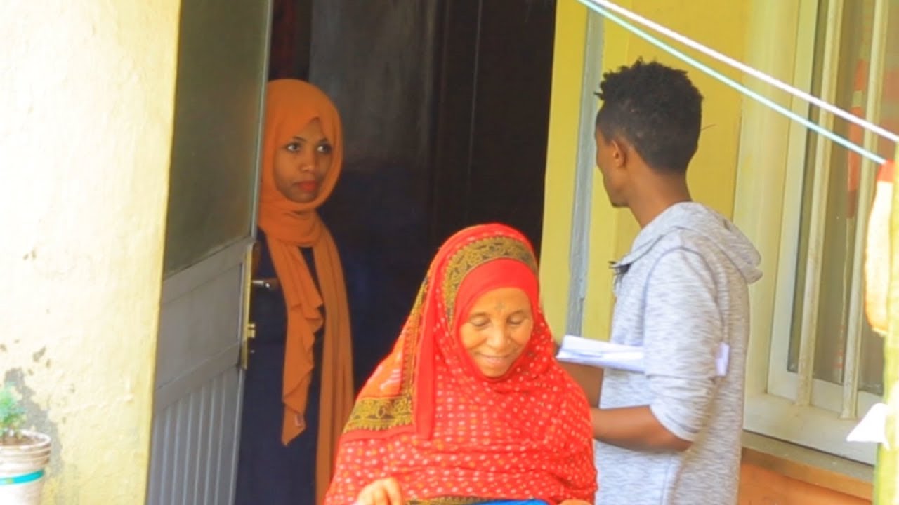 Ethiopia - ኮንዶሚኒየም ነዋሪዎችን በር እያንኮኮዉ ቤታችሁ ዉስጥ ሊፍት ልንገጥም ነዉ ፕራንክ | miko mikee 2019