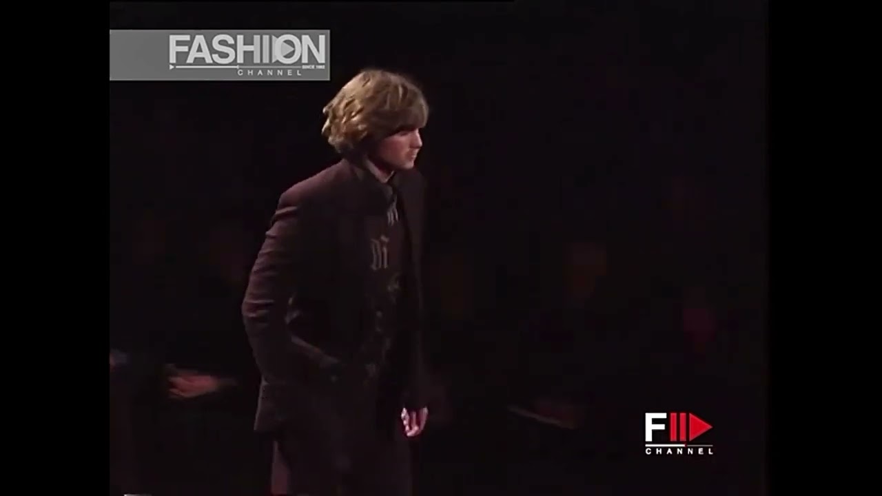 Versace men's autumn winter 2002 fashion show