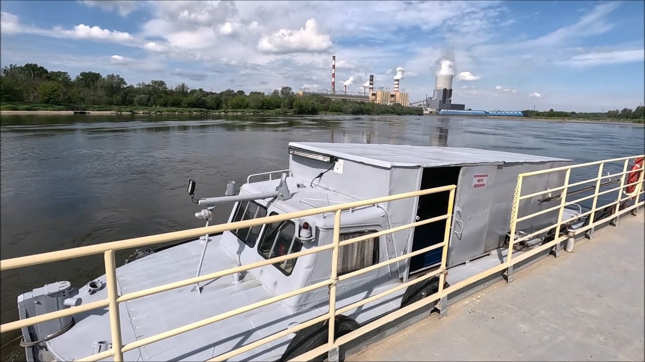 Próg Spiętrzający przy Elektrowni Kozienice/ Prom Świerże Górne/ Moc silnika SW 680