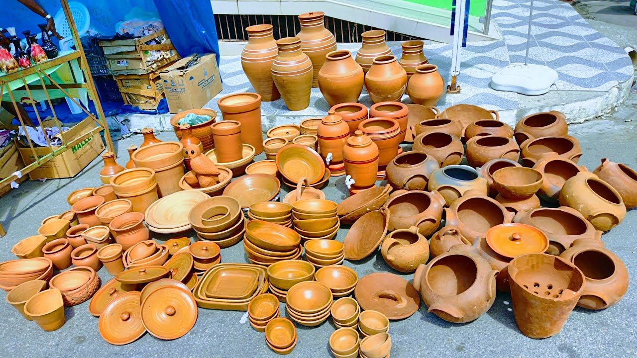 O NORDESTINO COZINHA NA PANELA DE BARRO EM FOGO DE LENHA  ESSES ARTESANATO TEM NA FEIRA DE AGRESTINA