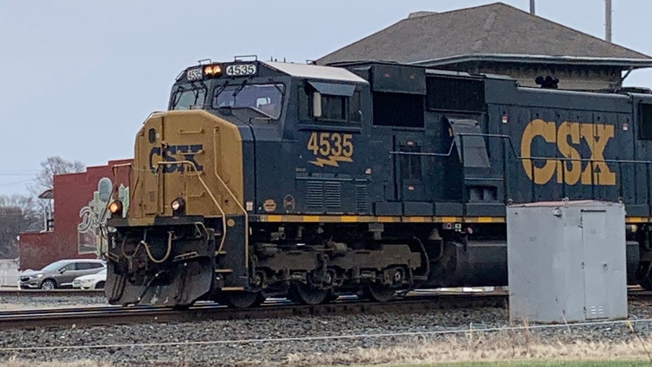 CSX I169-19 with 4535 Leading