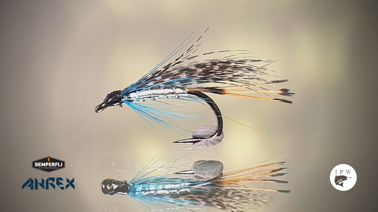 Tying a fly called Teal blue & silver Fly Tying tutorial | Ívar's Fly Workshop