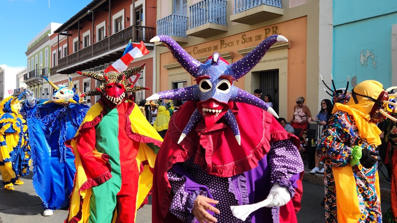 Fui al CARNAVAL más antiguo del CARIBE