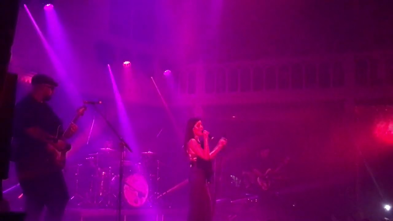 L&Eacute;ON - Soaked [+talk] (Live @ Paradiso on August 15, 2022)