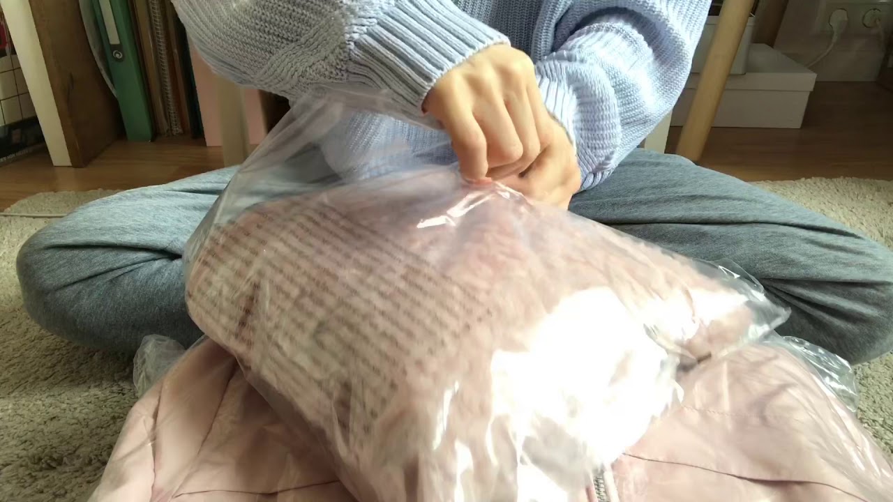 [ASMR] Unboxing Clothing (Tapping, Crinkling, Fabric Scratching)