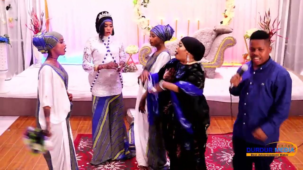 Professor baaba catoosh yare oo ka naxsaday gabar aroosad eh layaabka  Muqdisho 2023