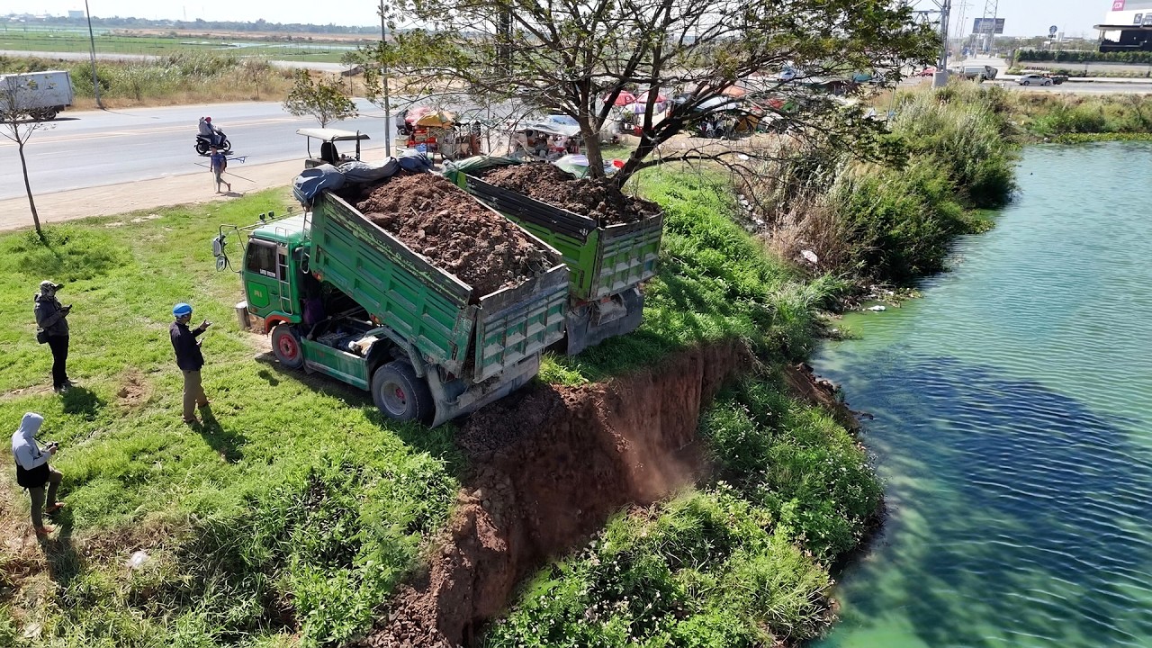 Fantastic New Project Starting- Bulldozer Pushing Soils Drop Into Pond Vs 5ton Dumper Unloading