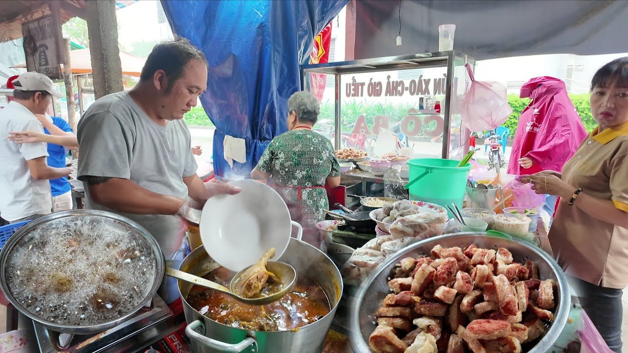 Quán bún chả giò người Hoa gần nửa thế kỷ hiếm thấy ở miền tây | Long Xuyên TV