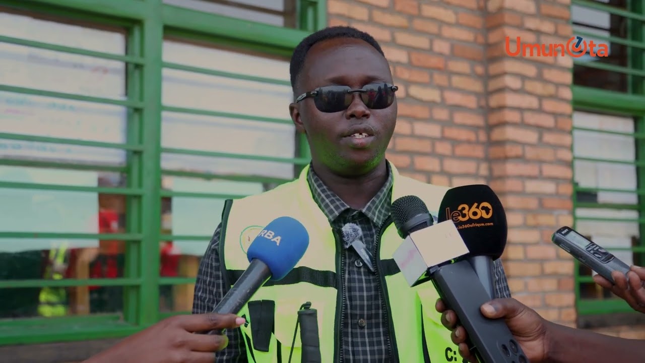 KAMONYI: UMUKORERABUSHAKE UFITE UBUMUGA AMAZE KUGARURA  MU ISHURI ABANA BARENGA 50 BARI BARARIVUYEMO