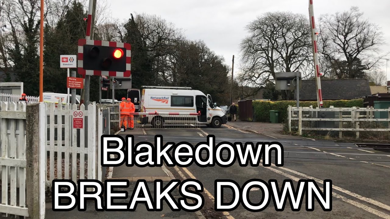 Blakedown Station Level Crossing BREAKS DOWN (Worcestershire) 12-15/12/2023