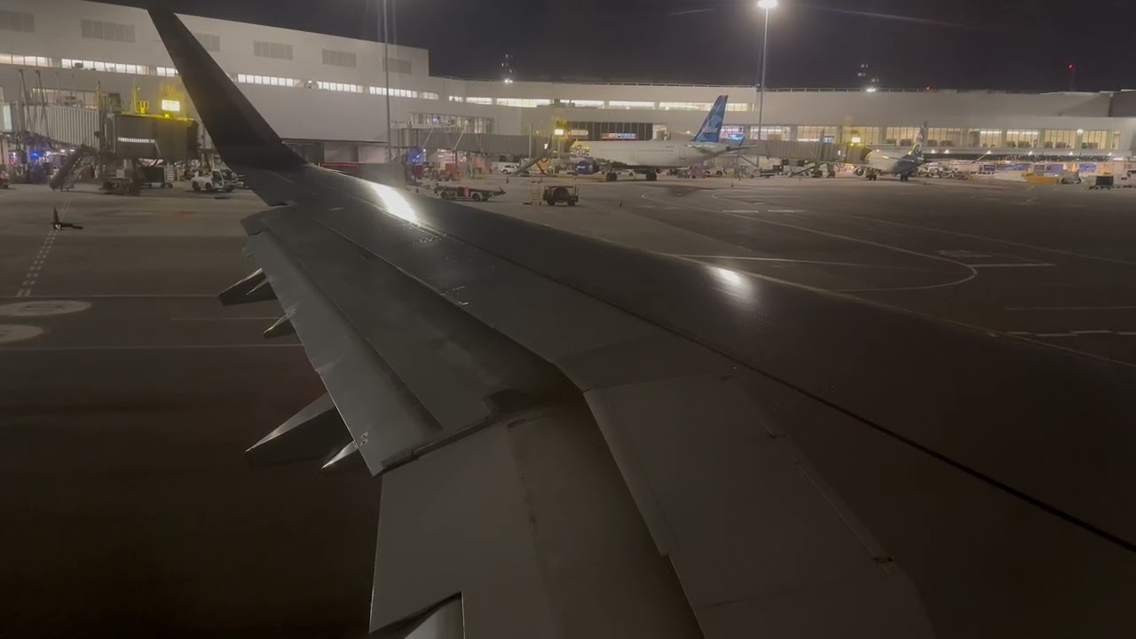 JetBlue A321 Takeoff from San Francisco (with CITY VIEWS)