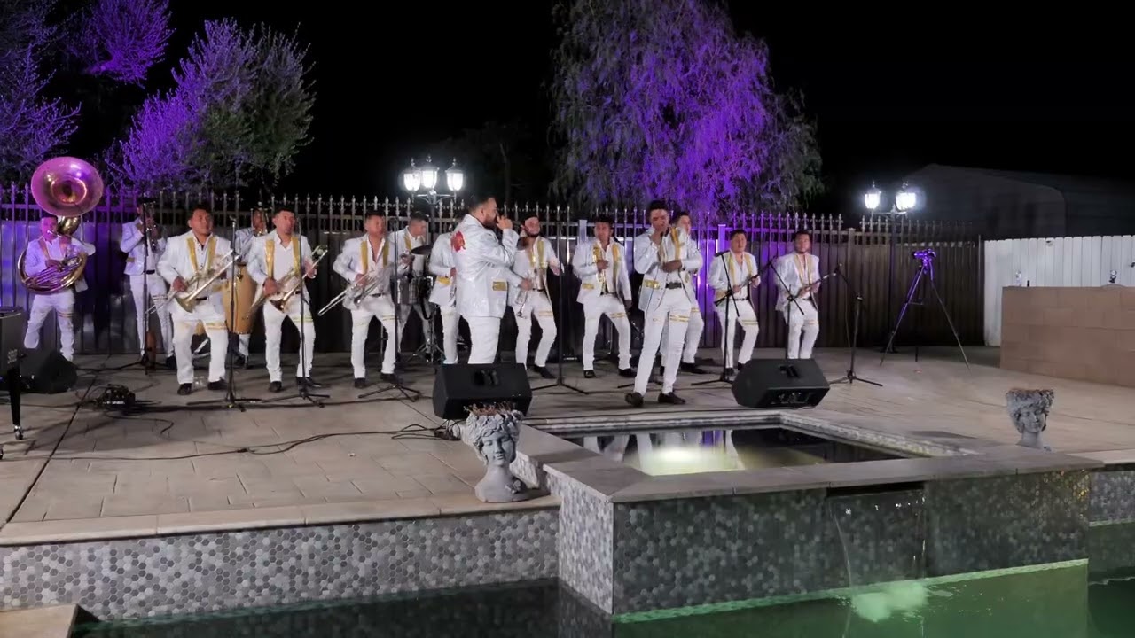 Banda La Dichosa — Intro