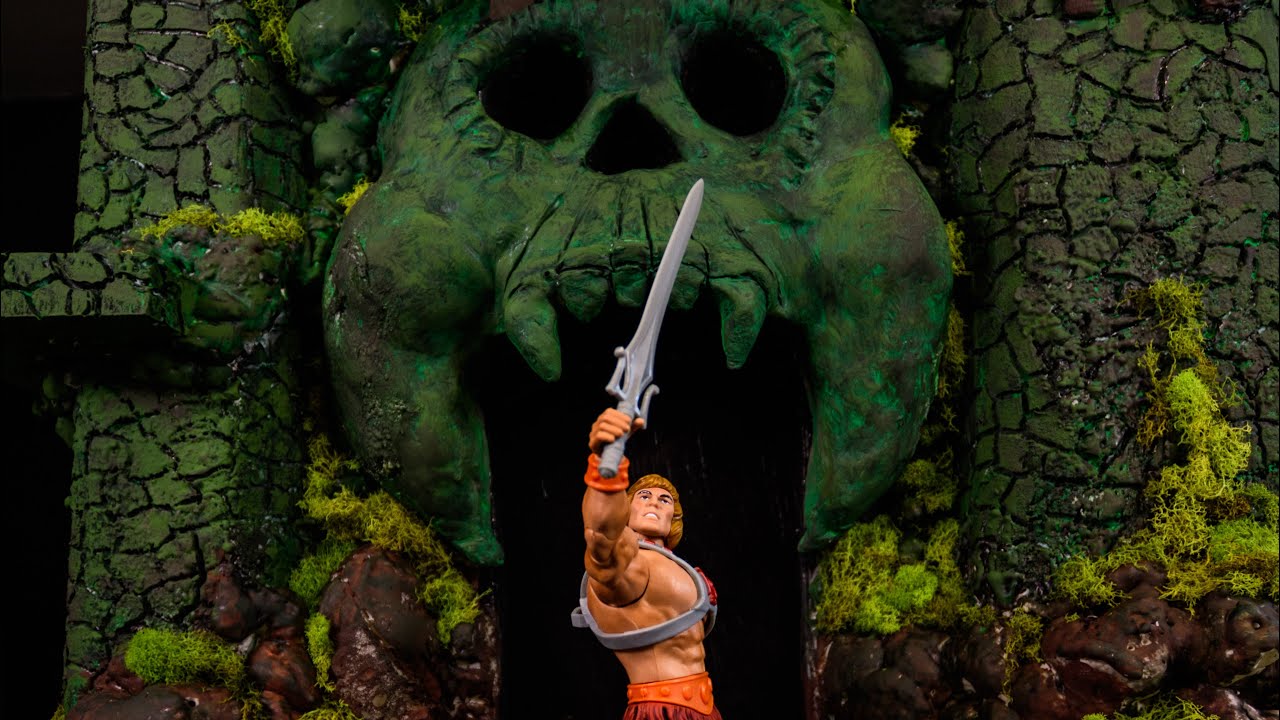 CUSTOM CASTLE GRAYSKULL INSPIRED BY MASTERS OF THE UNIVERSE MASTERVERSE SCALE. FIRST ATTEMPT