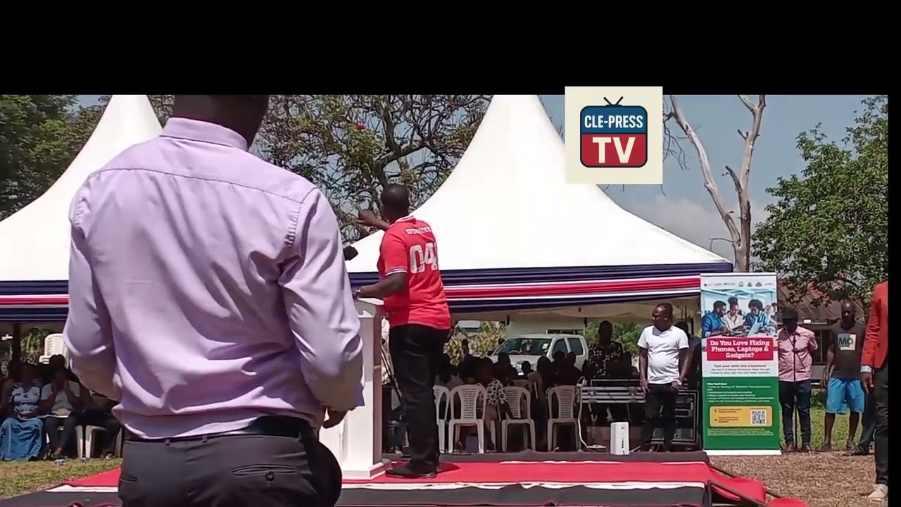 BUSIA SENATOR OKIYA OMUTATA NOW ON HOT SOUP AFTER THE BUSIA GOVONOR AND HIS DEPUTY CRITICISE HIM