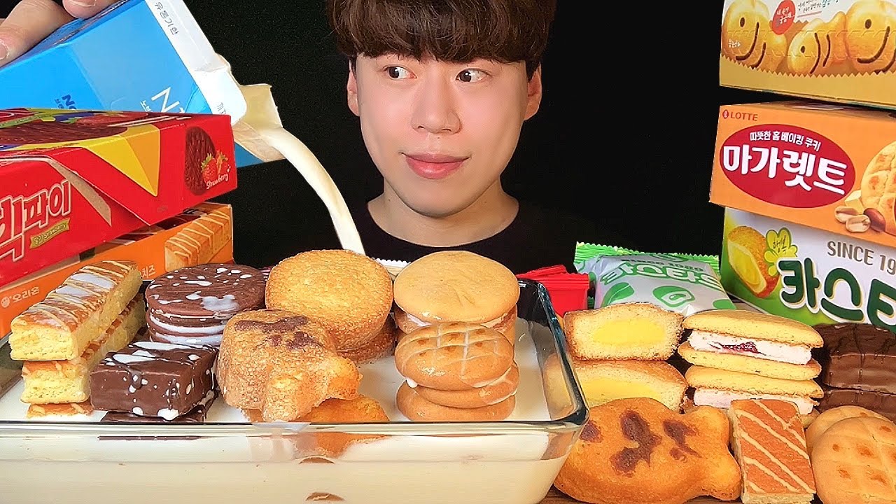 SUB) CUSTARD, CHOCOLATE, STRAWBERRY, RED BEANS, CHEESE CAKE SNACKS WITH MILK MUKBANG ASMR