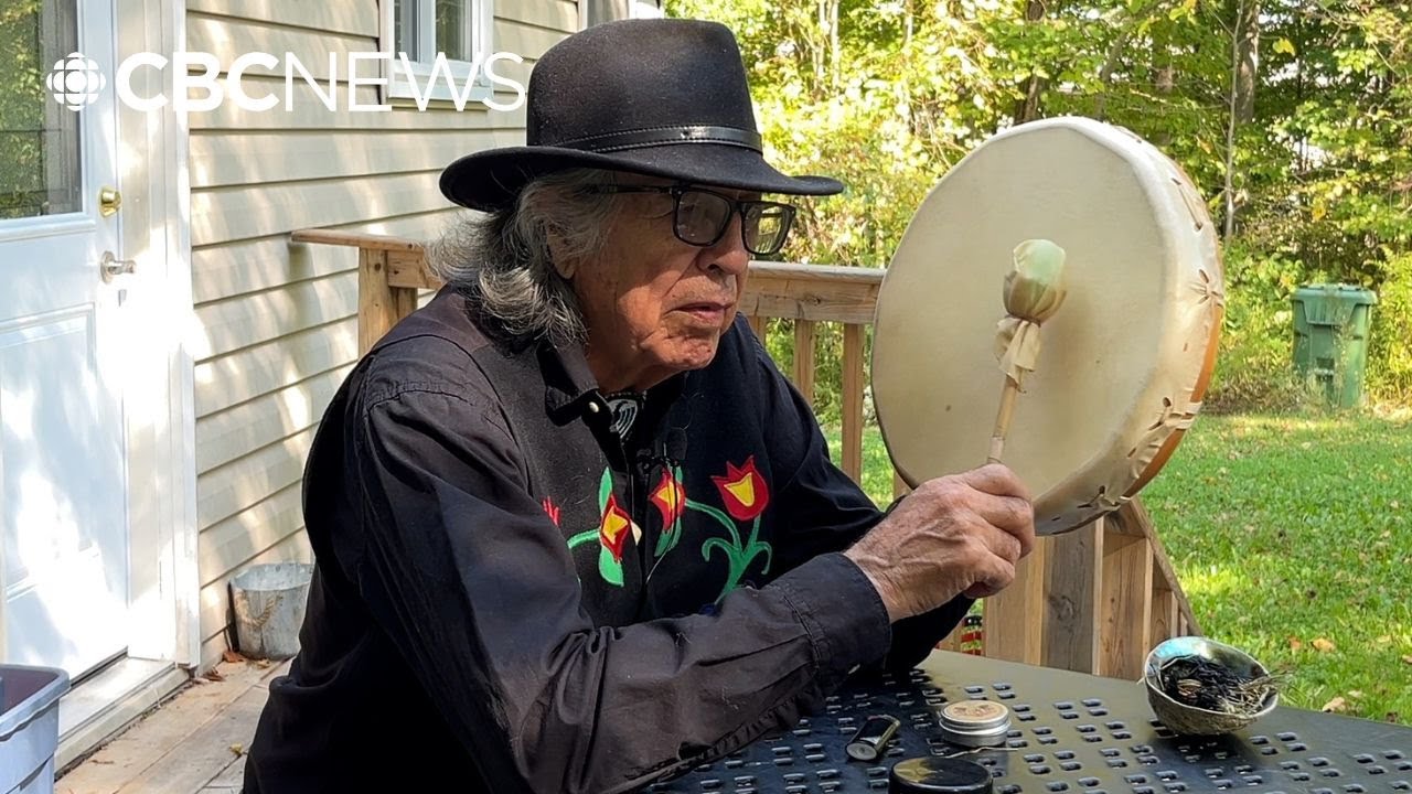 Elder sings Anishinaabe turtle song and shares its lessons