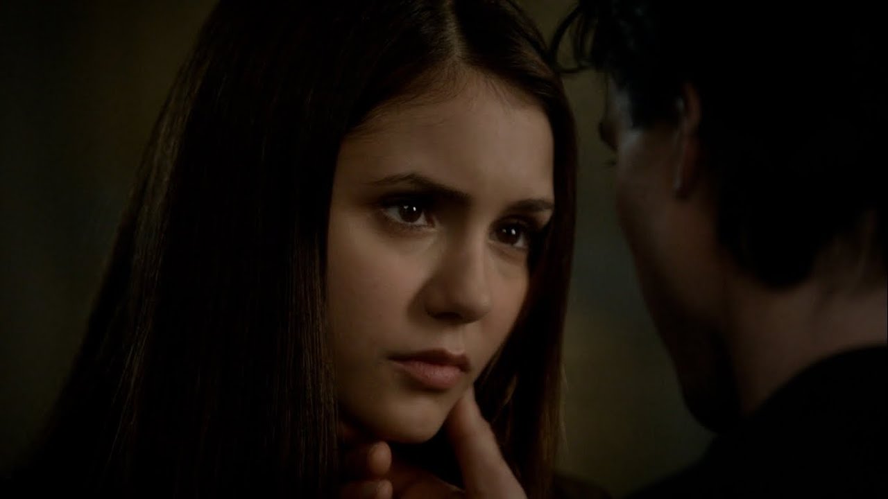 TVD 3x11 - Damon takes Elena home. 